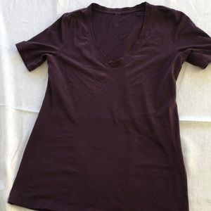 Lululemon vneck plum top